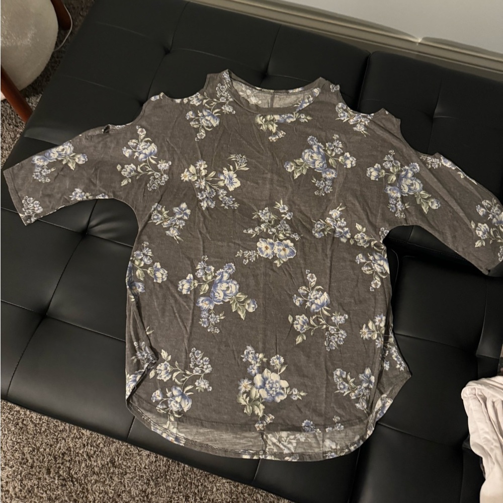 Women’s double cold shoulder tunic